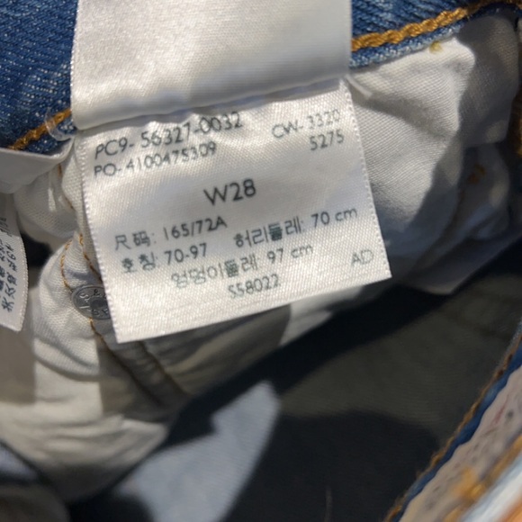 Ladies 501 Levi’s Shorts. W28. Never worn. - Picture 3 of 3